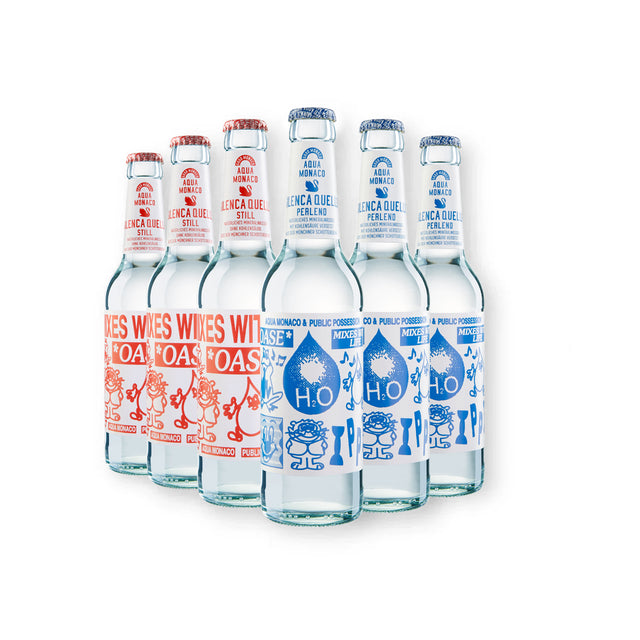 Sechs Flaschen Aqua Monaco Mineralwasser, rot und blau